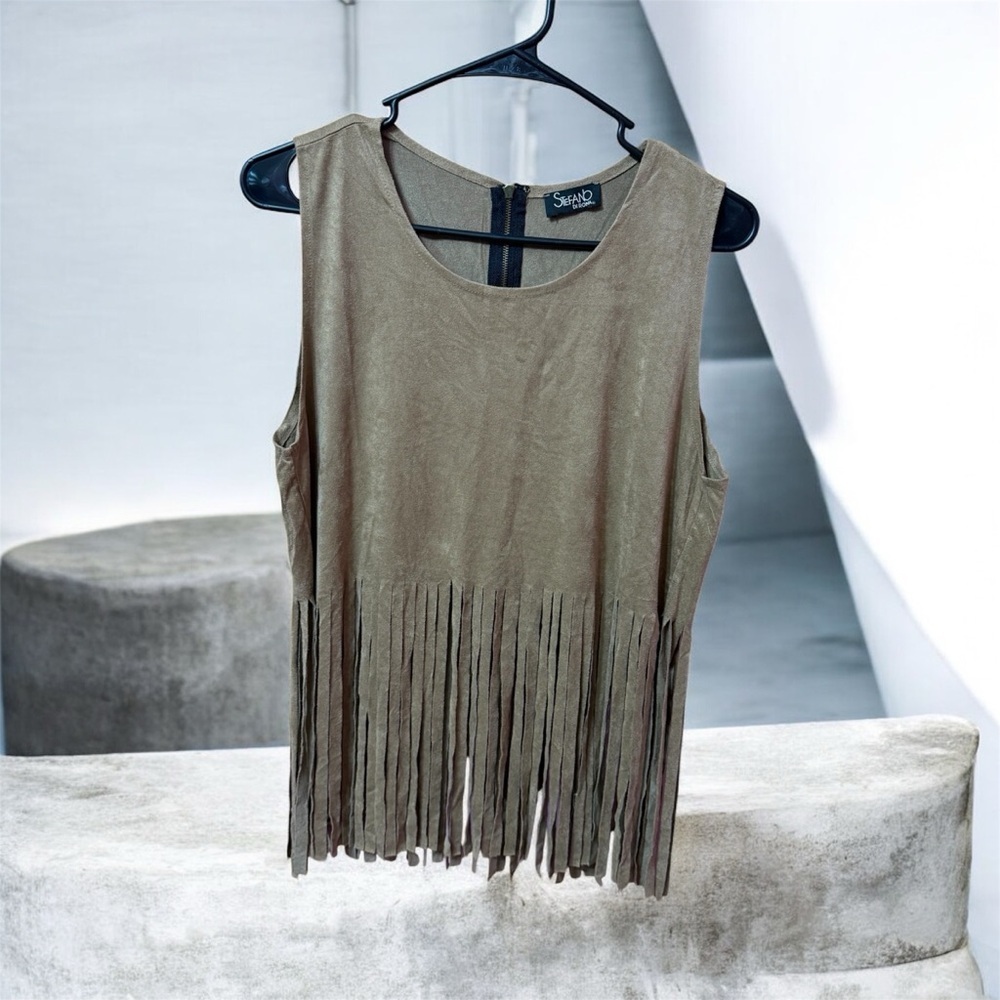 Women's sleeveless brown faux suede blouse with fringe, size S
